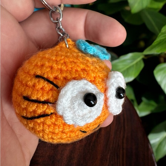 Crochet Smiling Face Keychains, Handmade Orange Happy Face Accessories - Picture 5 of 6